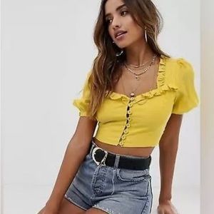Juniors Nwt yellow Skylar Rose crop top with ruffle hem & open tie back SM